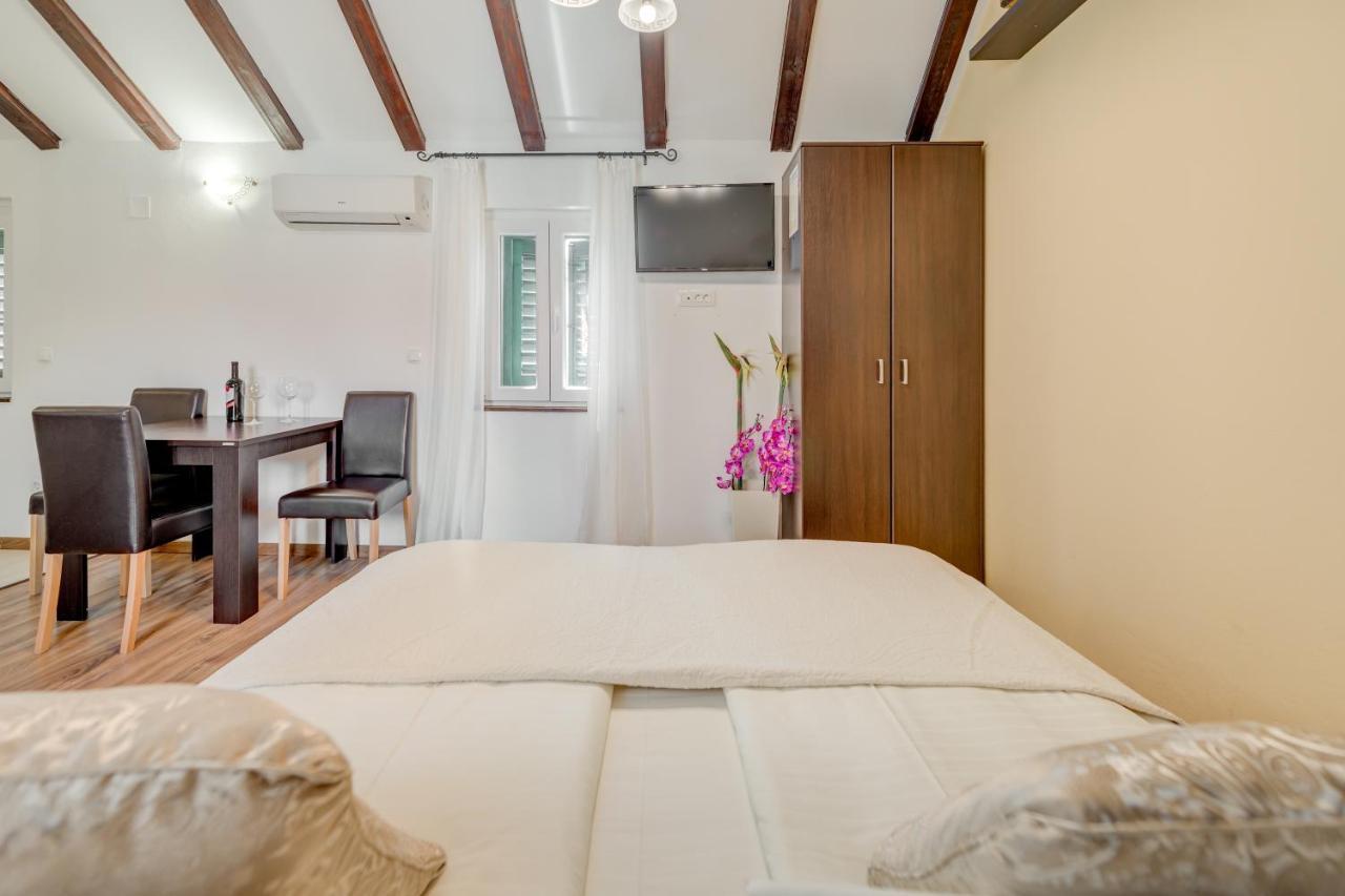 Guesthouse Imperator Split Exterior foto