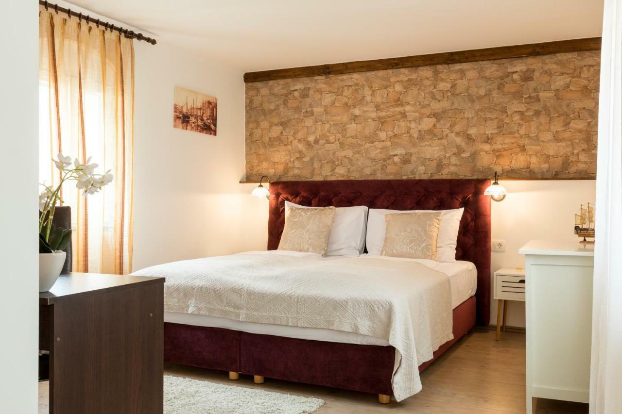 Guesthouse Imperator Split Exterior foto